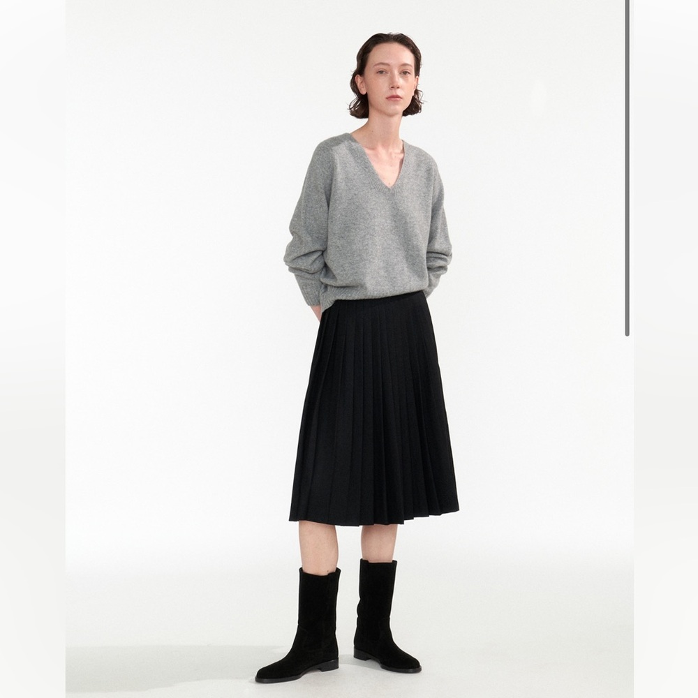 Nothing written 14TH / Erin wool v-neck pullover (Gray)